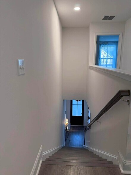 Building Photo - 199 Kirkland St