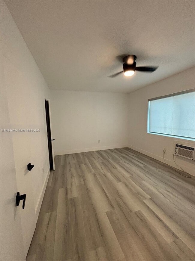 Building Photo - 9270 E Bay Harbor Dr