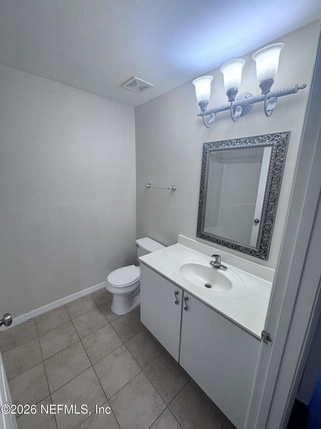 Building Photo - 8440 Oak Crossing Dr W