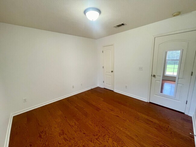 Building Photo - *MOVE IN SPECIAL* Beautiful Germantown School District Home in Ashbrooke