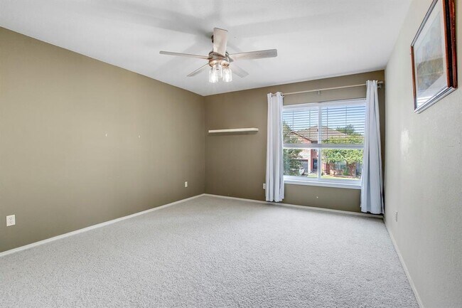 Building Photo - 1625 Balsam Way