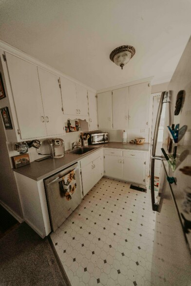 Building Photo - 7636 Conser