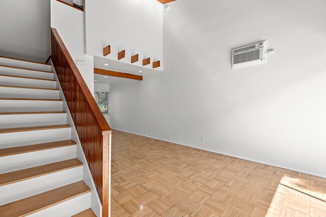 Building Photo - 267 S Church Ln