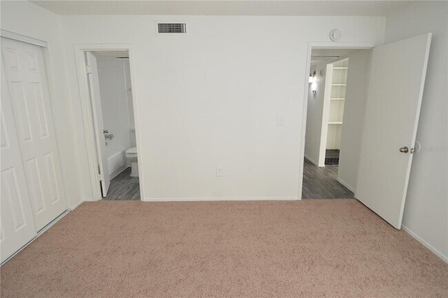 Building Photo - 5004 Castile Pl