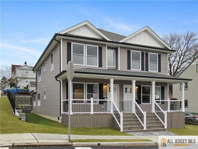 Building Photo - 502 Alpine St