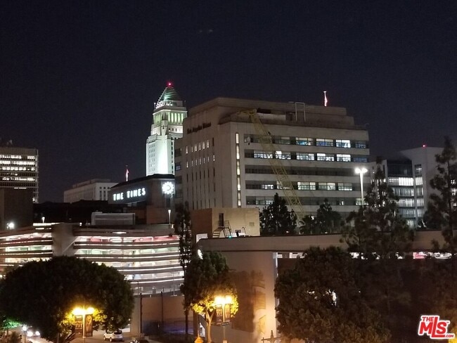 Building Photo - 253 S Broadway