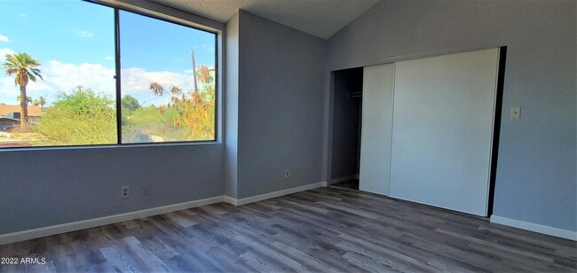 Building Photo - 3411 N 12th Pl