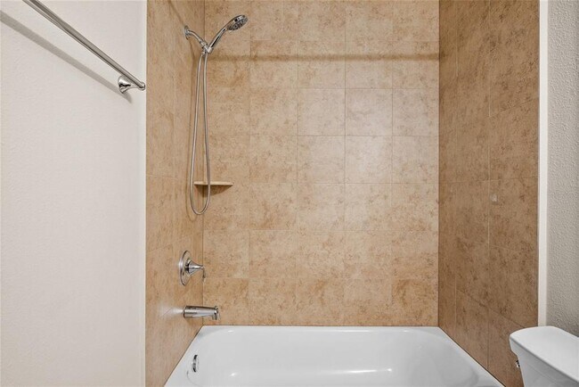 Building Photo - 1875 Sommarie Wy