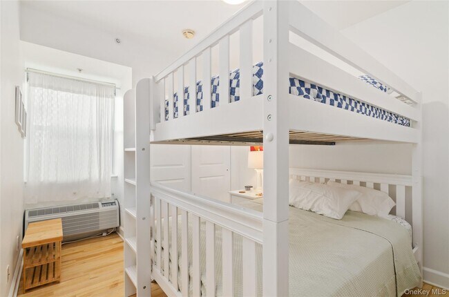 Building Photo - 260 Dune Rd