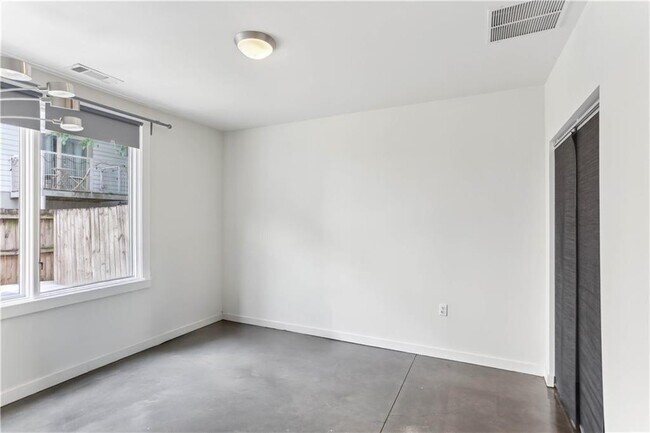 Building Photo - 1385 Stirling Cir NW