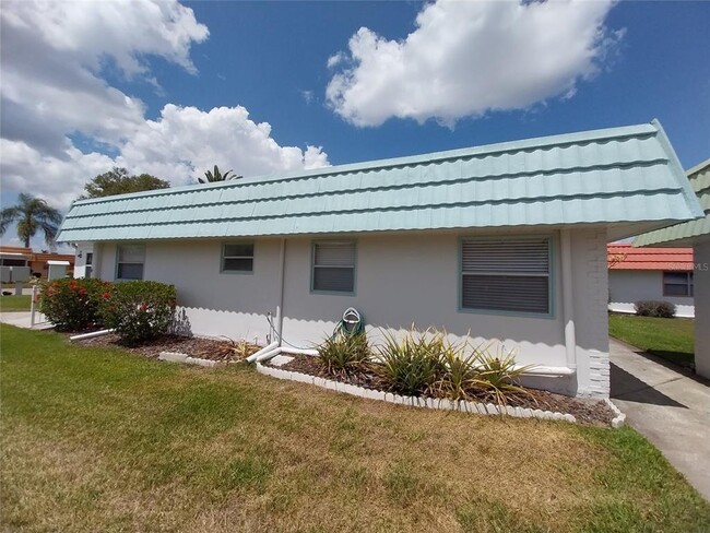 Building Photo - 1802 Bedford Ln