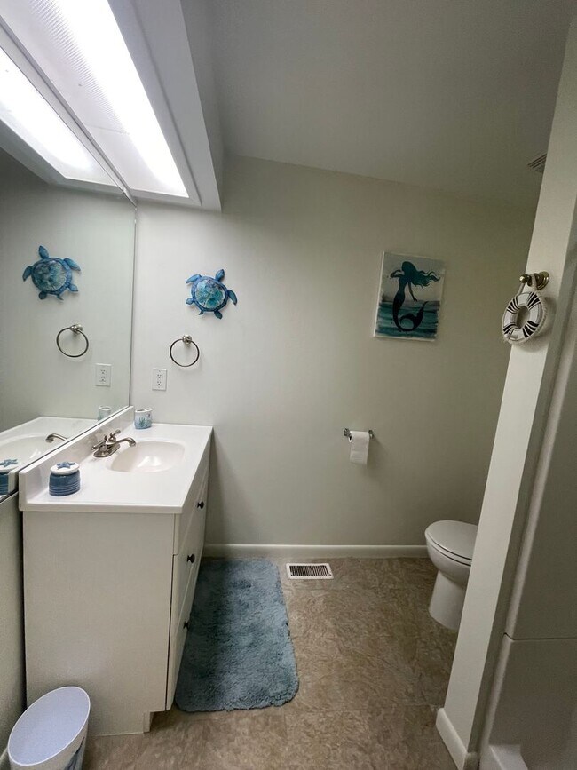 Building Photo - Ocean Pines condo fully furnished! Locatio...