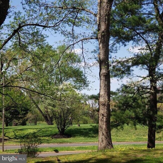 Building Photo - 102 Cypress Point Cir