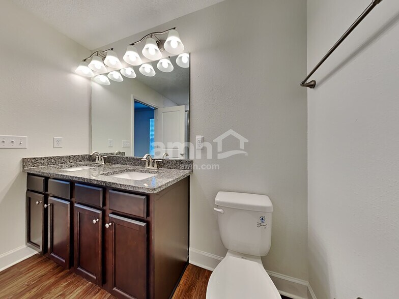 Building Photo - 1183 Tan Tara Trl