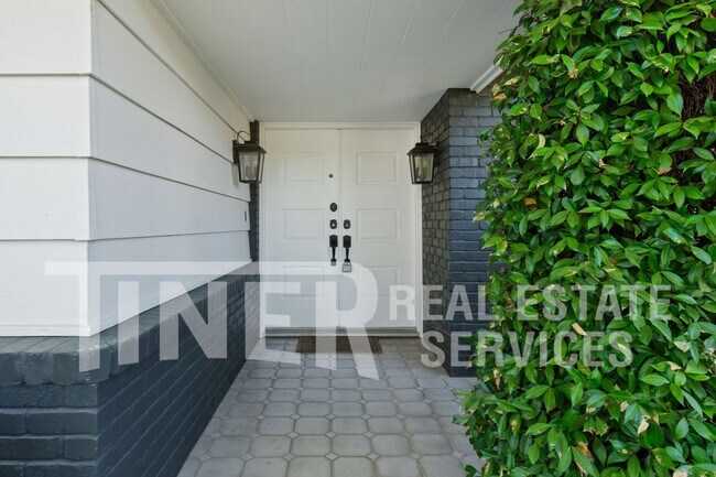 Building Photo - 5100 Turnsberry Ct