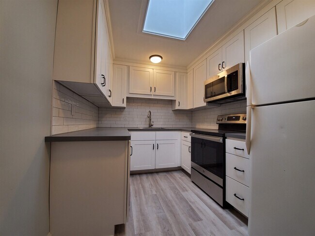 Building Photo - 444 Lafayette Rd