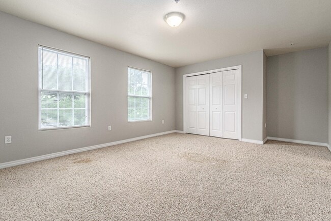 Building Photo - 100 Corwin Dr