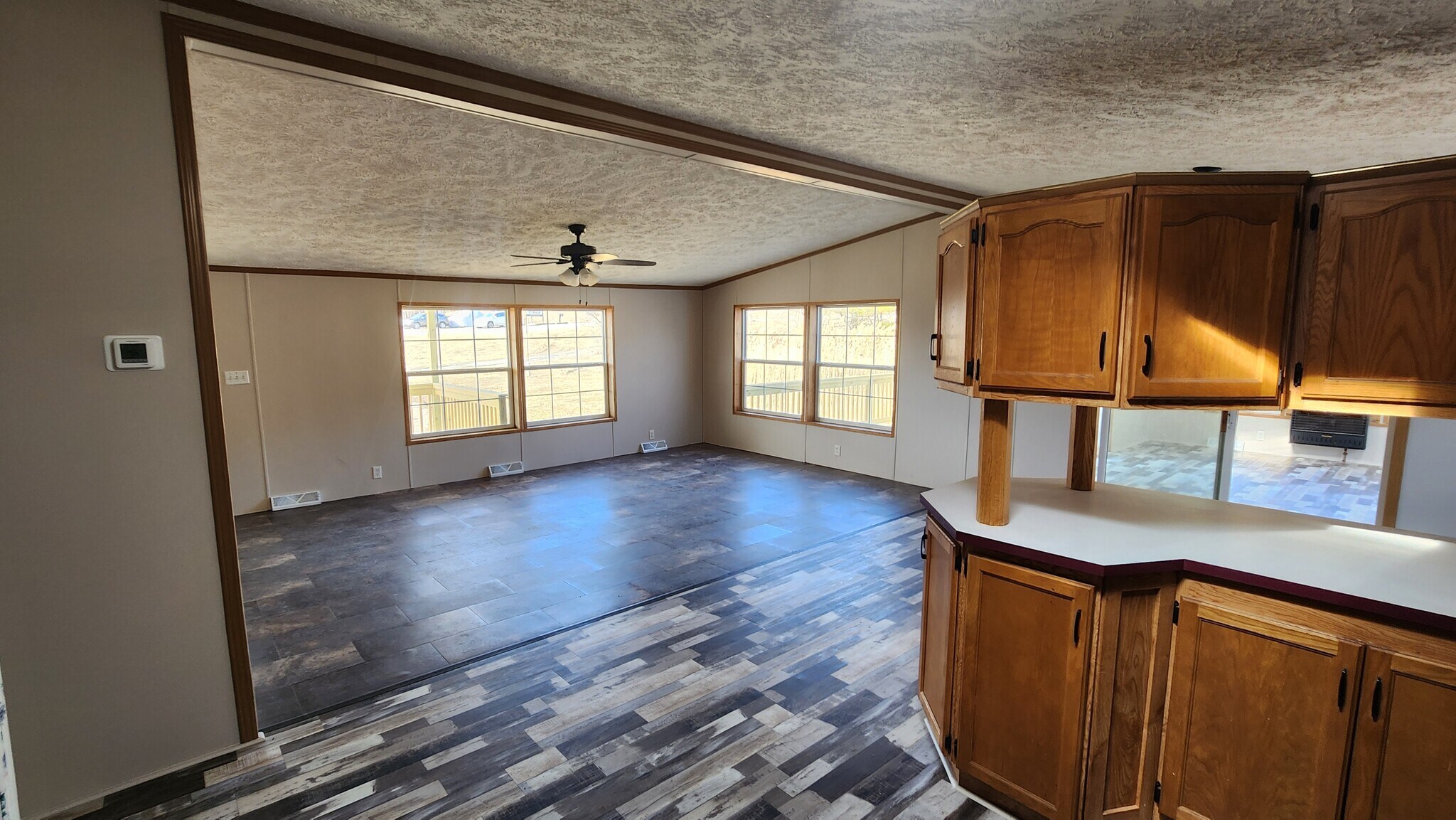 Building Photo - 433 N Crotty Ln