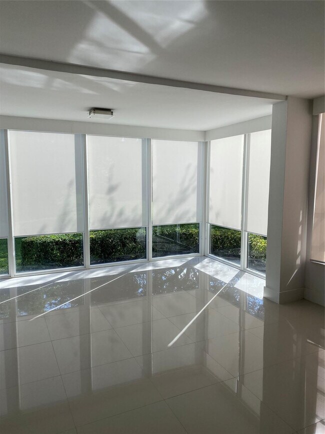 Building Photo - 4280 Oaks Terrace