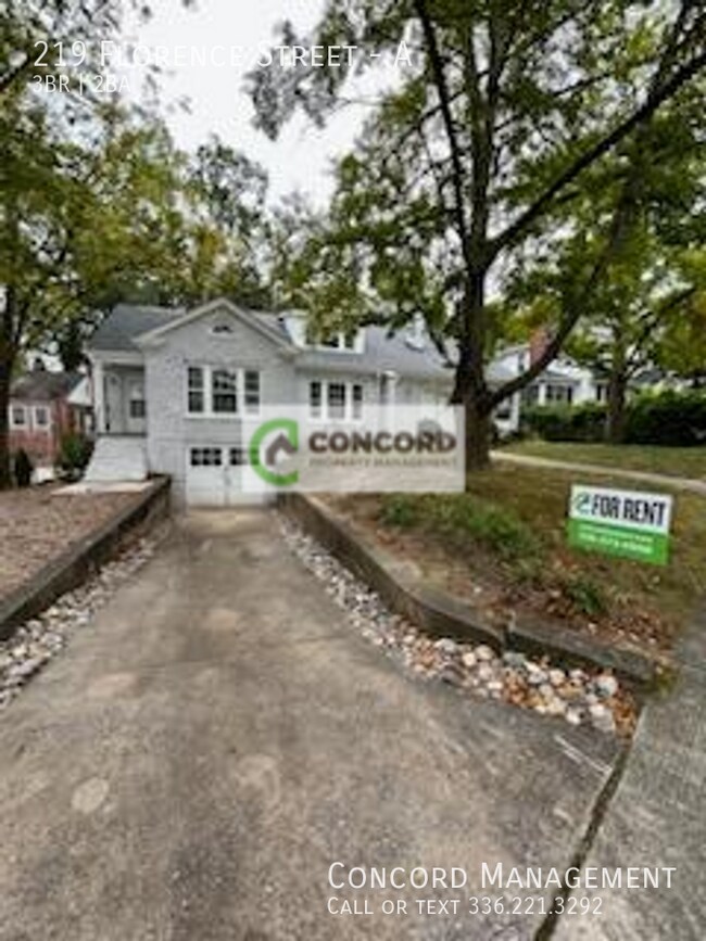 Building Photo - 219 Florence St