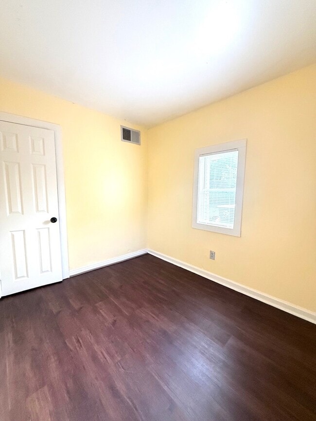 Building Photo - 1610 Goldenrod Terrace