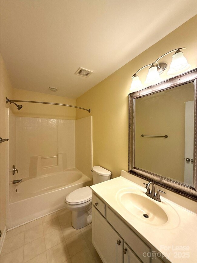 Building Photo - 10012 University Park Ln