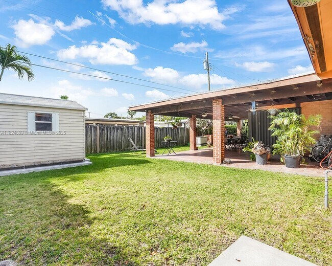 Building Photo - 9460 SW 53rd St