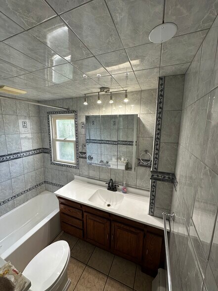 Building Photo - 86 E Camplain Rd