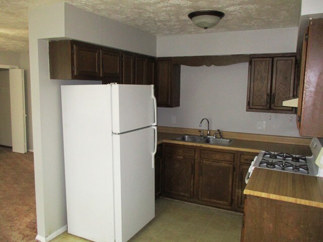 Building Photo - 1500 Ensign Dr