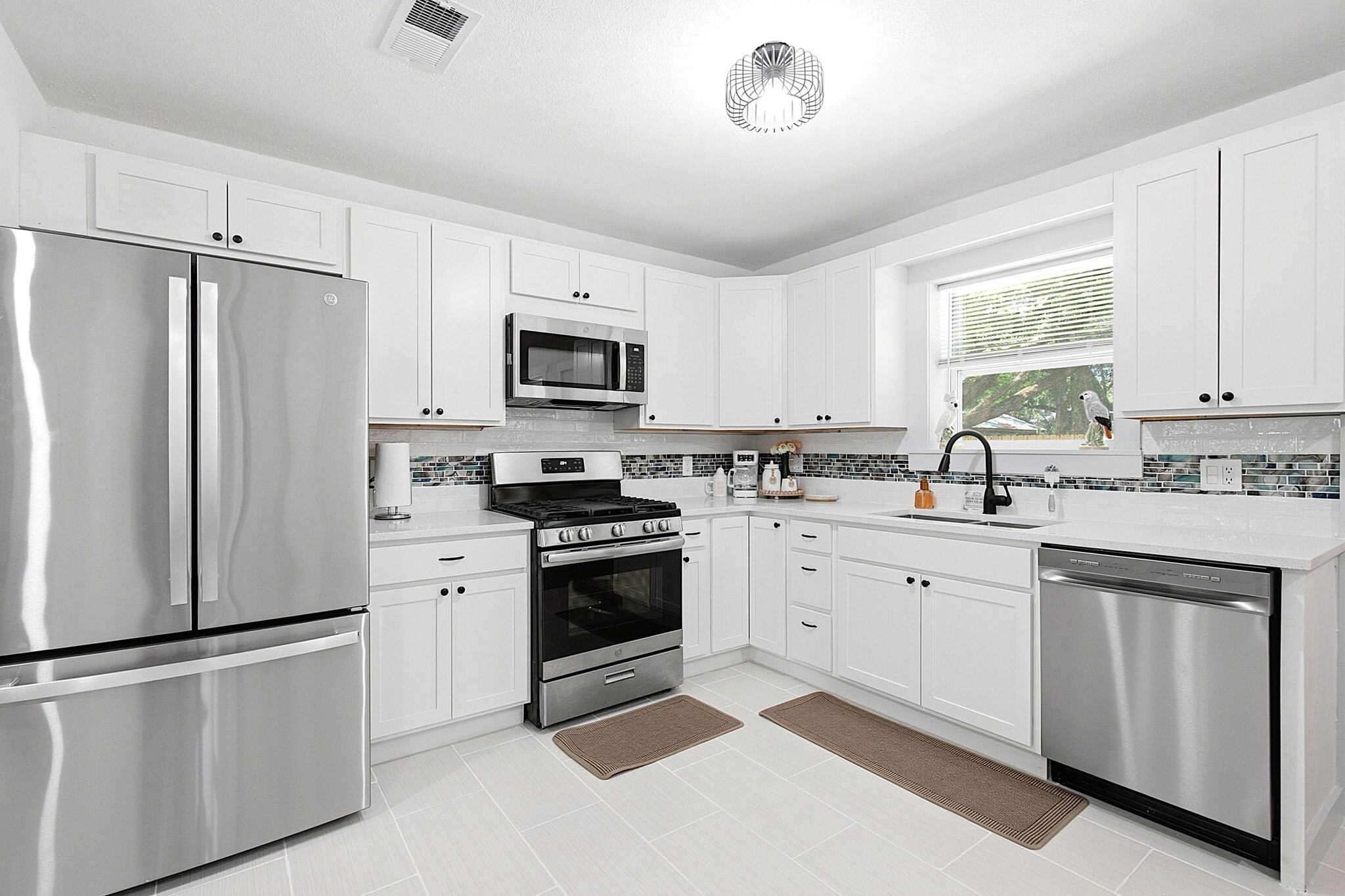 Building Photo - 125 3rd Ave SW