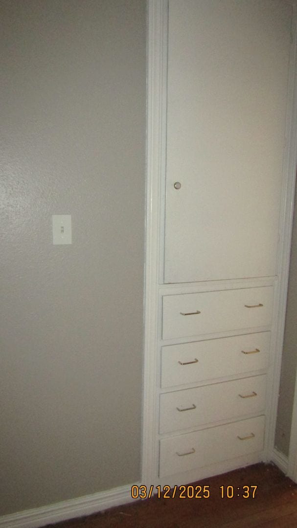Building Photo - New listing! Pet Friendly