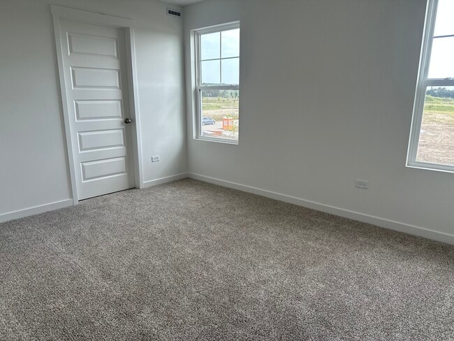 Building Photo - 2428 Semillon St