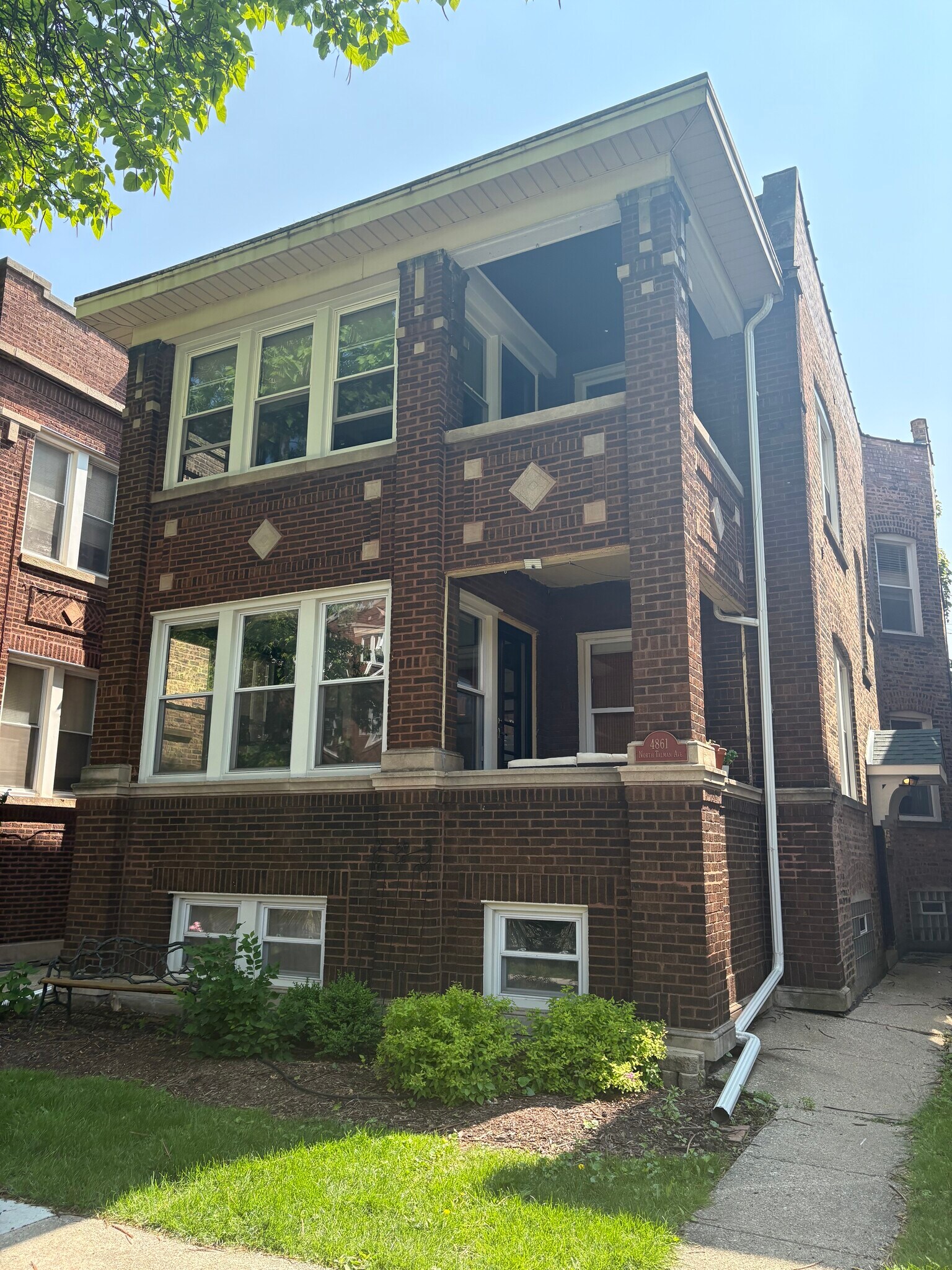 Building Photo - 4861 N Talman Ave