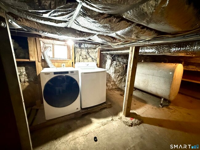 Building Photo - 42 Wells Ave