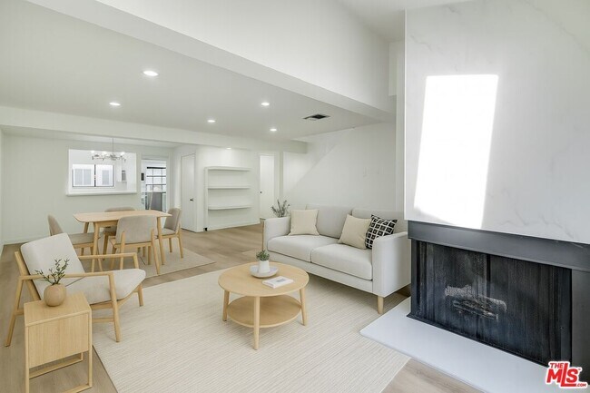 Building Photo - 18445 Hatteras St