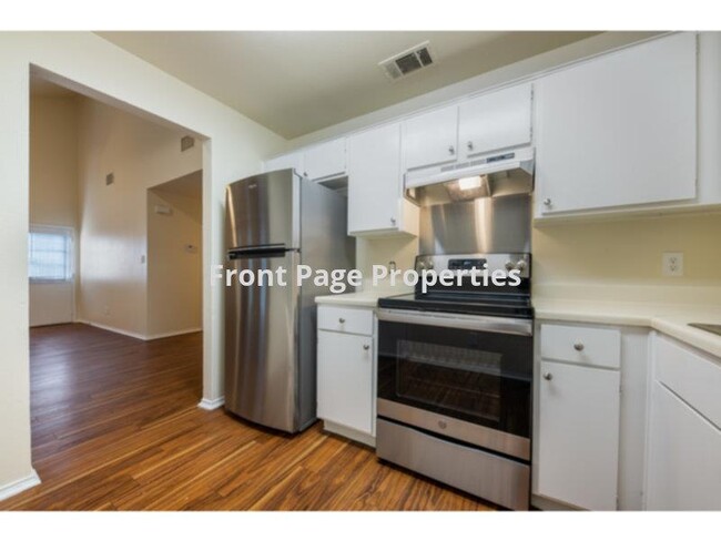 Building Photo - 1201 Danbury Square