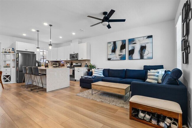 Building Photo - 1859 Is Vlg Wy