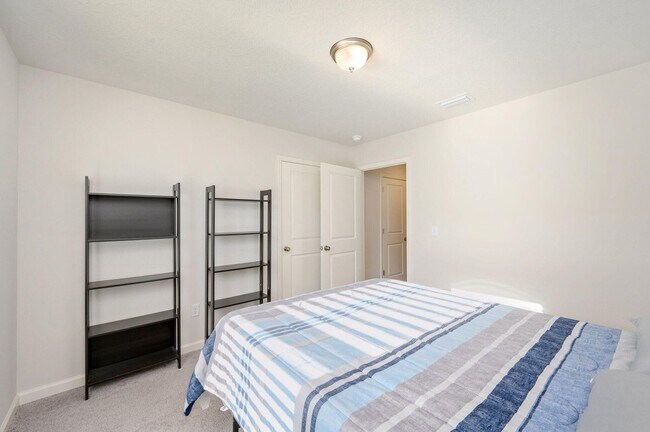 Building Photo - Charming 4-Bed Home in Quiet DeFuniak Springs Neighborhood!