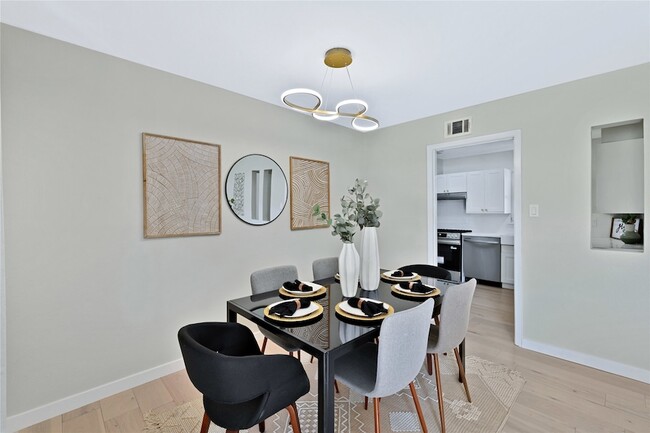 Building Photo - 10506 Sandra Lynn Dr