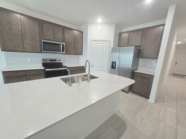 Building Photo - New Build 4 bed/3 Bath Home