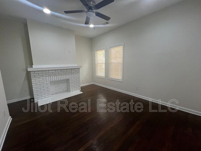 Building Photo - 1366 Clermont Ave