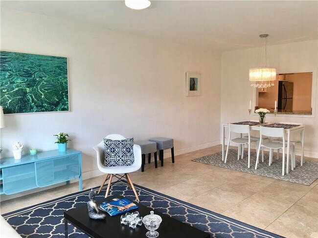 Building Photo - 619 Orton Ave