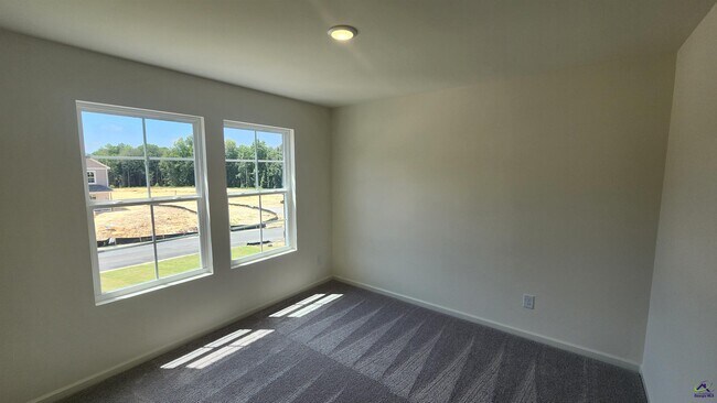 Building Photo - 306 Gazebo Dr