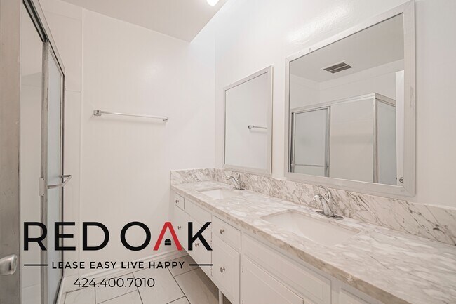 Building Photo - 15101 Magnolia Blvd