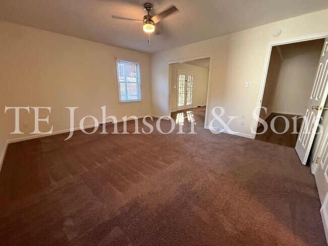 Building Photo - Charming 3-Bedroom Home with Rocking Chair Porch and Screened Back Patio