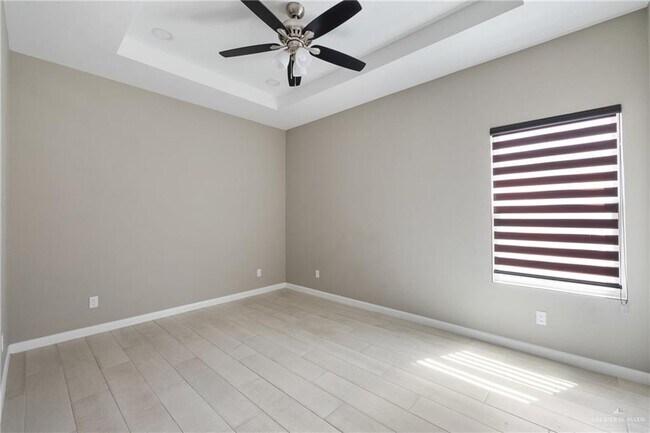 Building Photo - 12 N Hester St