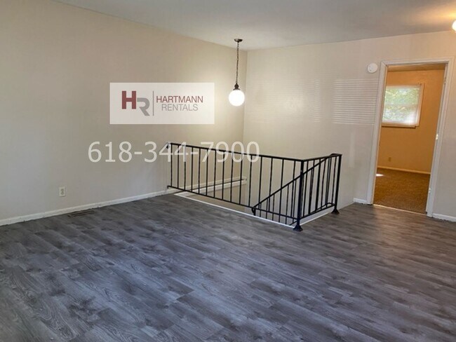 Building Photo - 1103 Arrowhead Dr