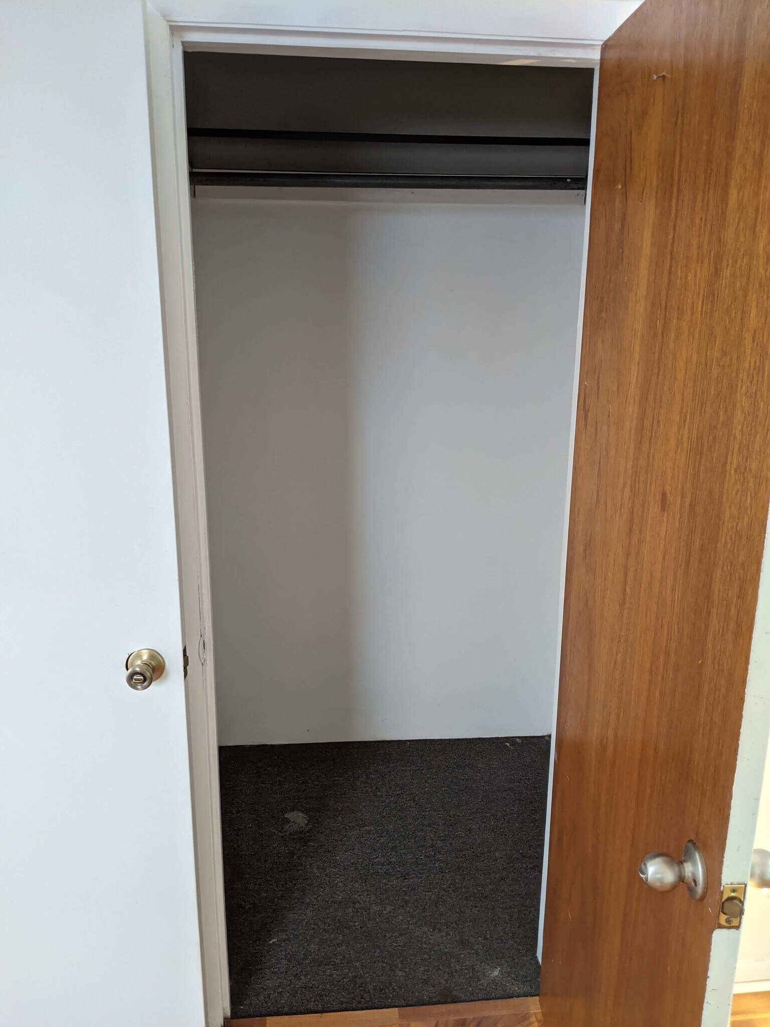 Storage - 1427 N Elk Grove Ave