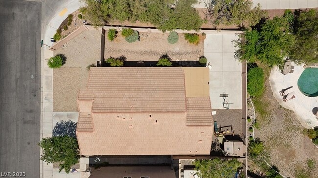 Building Photo - 2598 Highland Cliff Dr