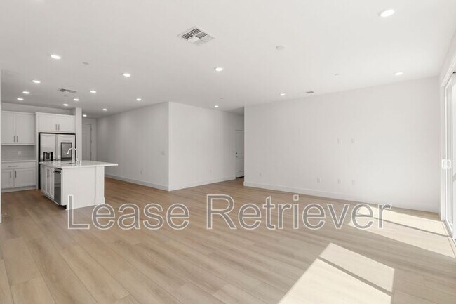 Building Photo - 4748 Concordia Ave